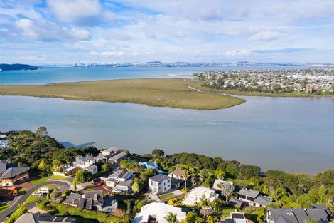 Photo of property in 13 Constable Lane, West Harbour, Auckland, 0618