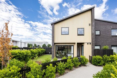 Photo of property in 82 Glidepath Road, Hobsonville, Auckland, 0616