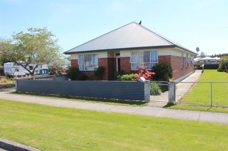 Photo of property in 18 Johnson Street, Milton, 9220