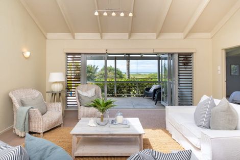 Photo of property in 14 Wellwood Terrace, Te Awanga, 4102