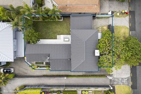 Photo of property in 1/9 Pierce Road, Milford, Auckland, 0620