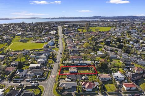 Photo of property in 24 School Road, Te Atatu South, Auckland, 0610
