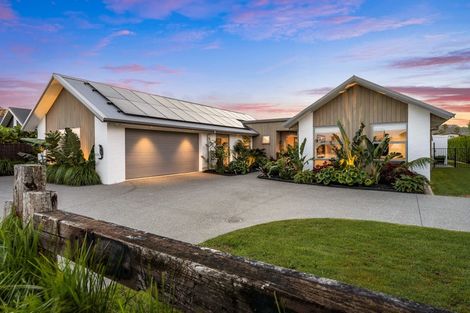 Photo of property in 6 Shearwater Lane, Point Wells, 0986