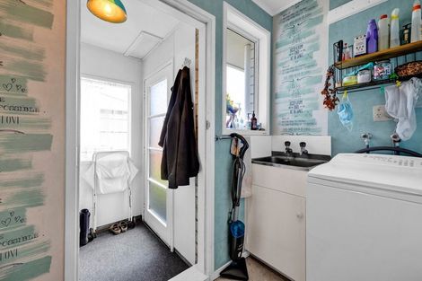 Photo of property in 18 Kowhai Street, Hawera, 4610