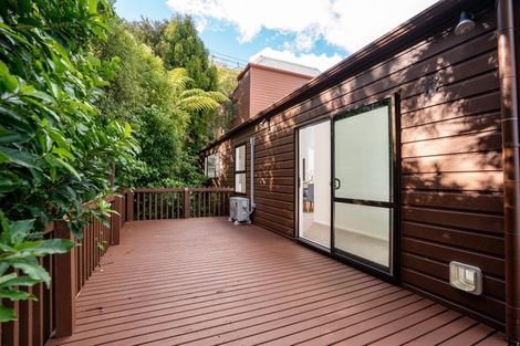 Photo of property in 16 Garden Road, Northland, Wellington, 6012