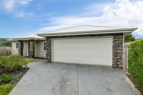 Photo of property in 15 Henrietta Maxwell Grove, Wainuiomata, Lower Hutt, 5014