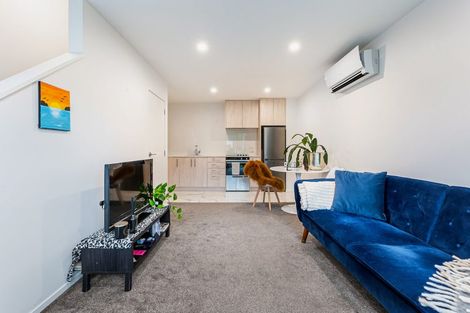 Photo of property in 1/83 Vodanovich Road, Te Atatu South, Auckland, 0610