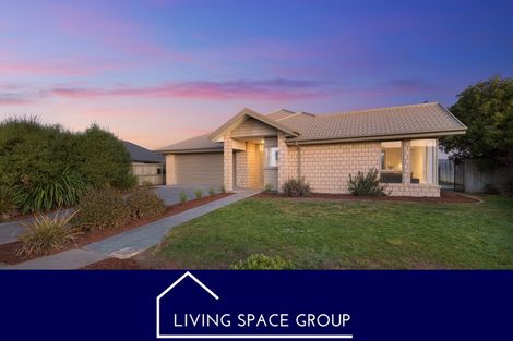 Photo of property in 29 Linkwater Way, Parklands, Christchurch, 8083