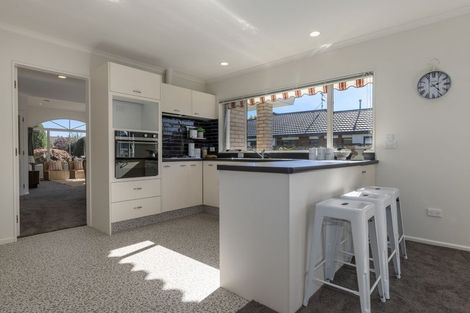 Photo of property in 15a Runanga Grove, Waikanae, 5036