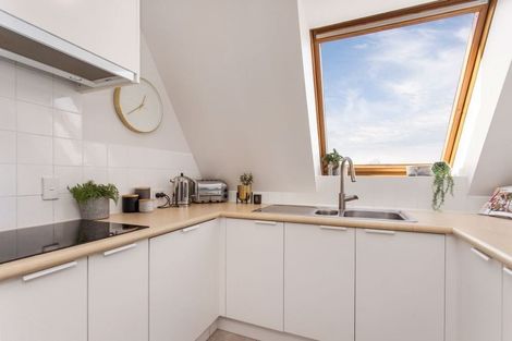 Photo of property in 22/15 Peterborough Street, Christchurch Central, Christchurch, 8013