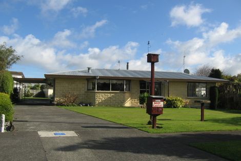Photo of property in 16 Suffolk Crescent, Feilding, 4702