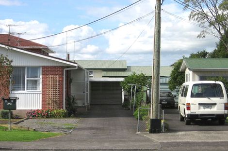 Photo of property in 2/625 Te Atatu Road, Te Atatu Peninsula, Auckland, 0610