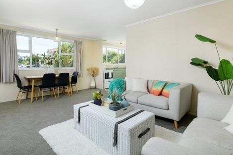 Photo of property in 2/92 Ngatai Road, Otumoetai, Tauranga, 3110
