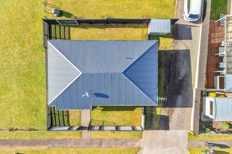 Photo of property in 1/58 Riversdale Drive, Merrilands, New Plymouth, 4312