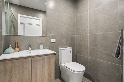 Photo of property in 10/19 Windlass Street, Long Bay, Auckland, 0630