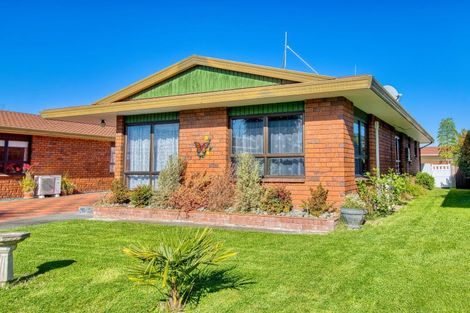 Photo of property in 2/14 Avondale Road, Taradale, Napier, 4112
