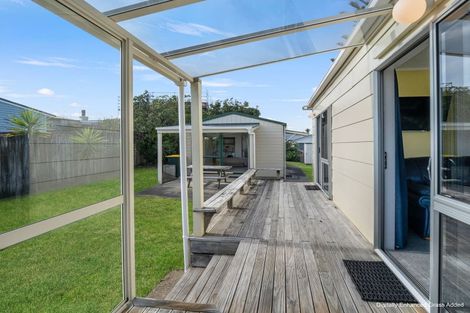 Photo of property in 50 Park Avenue, Waitarere Beach, Levin, 5510