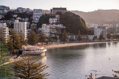 Photo of property in 2/308 Oriental Parade, Oriental Bay, Wellington, 6011