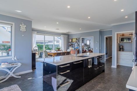 Photo of property in 9 Bridford Way, Paraparaumu, 5032