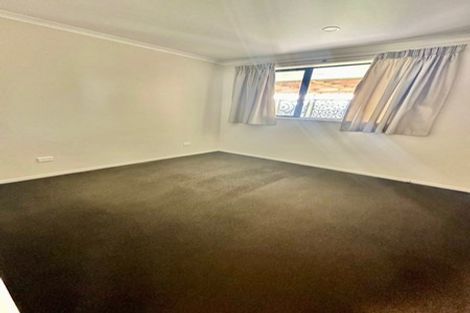 Photo of property in 212 Saint James Drive, Huntington, Hamilton, 3210