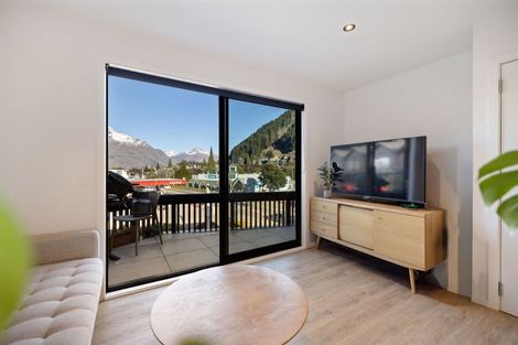 Photo of property in The Alex Apartments, 31/135a Hallenstein Street, Queenstown, 9300