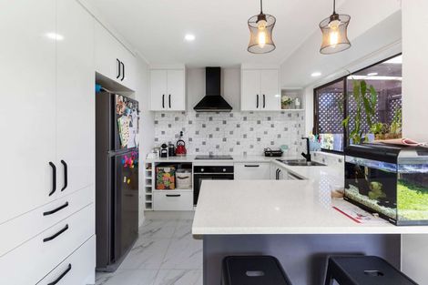 Photo of property in 2/27 Aberfeldy Avenue, Highland Park, Auckland, 2010