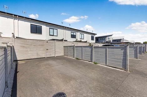 Photo of property in 1b Waituarua Drive, Takanini, 2112