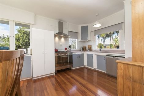 Photo of property in 10 Murray Road, Te Atatu Peninsula, Auckland, 0610
