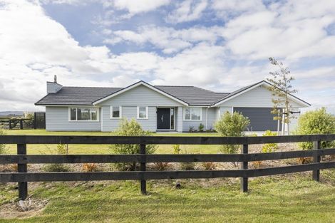 Photo of property in 25 Hartwell Drive, Kelvin Grove, Palmerston North, 4470