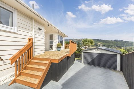 Photo of property in 8 Ash Grove, Ranui, Porirua, 5024