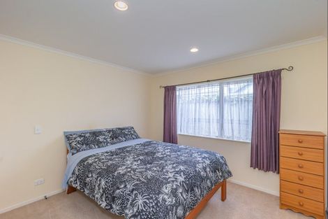 Photo of property in 66 Weraroa Road, Levin, 5510