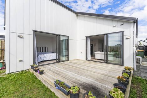 Photo of property in 14 Horokaka Street, Massey, 0614