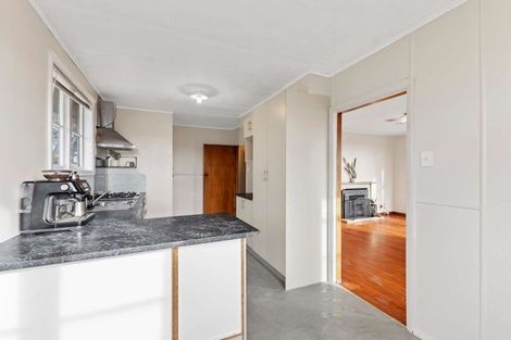 Photo of property in 29 Endeavour Street, Marfell, New Plymouth, 4310