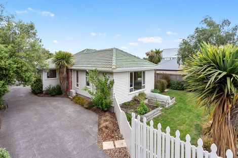 Photo of property in 5 Bentley Street, Russley, Christchurch, 8042