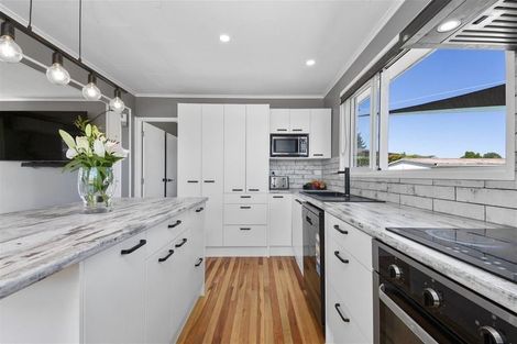 Photo of property in 2 Ward Place, Rangiora, 7400