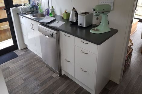 Photo of property in 38a Sunnynook Road, Sunnynook, Auckland, 0620