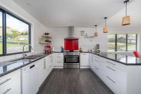 Photo of property in 11 Lochinvar Lane, Acacia Bay, Taupo, 3385