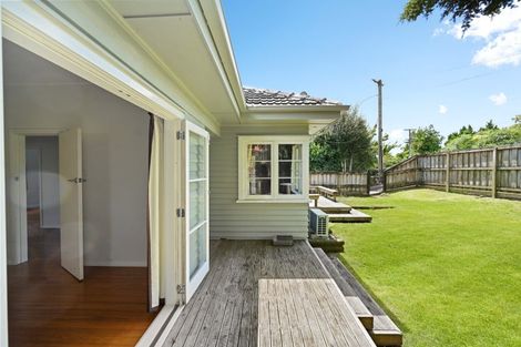 Photo of property in 36 Forest Lake Road, Forest Lake, Hamilton, 3200