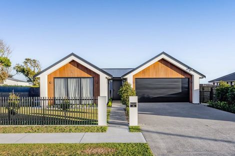 Photo of property in 74 Turuturu Road, Hawera, 4674