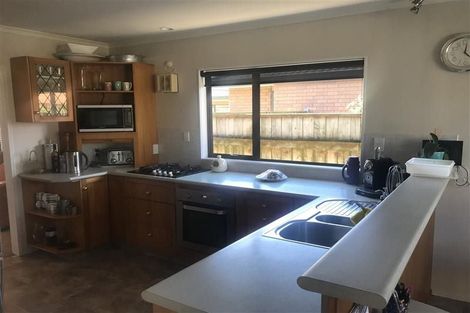 Photo of property in 13 Knightsbridge Place, Taradale, Napier, 4112