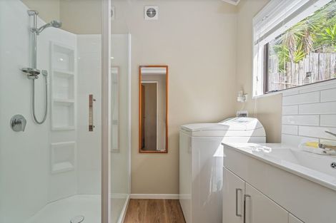 Photo of property in 72 Ocean Beach Road, Tairua, 3508