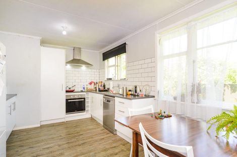 Photo of property in 10 Lewis Place, Highbury, Palmerston North, 4412