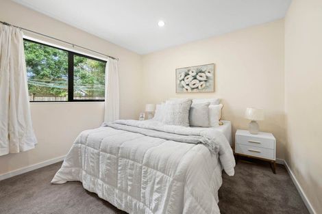Photo of property in 29b Edgewater Drive, Pakuranga, Auckland, 2010