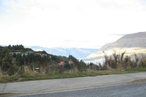 Photo of property in 36 Dart Place, Fernhill, Queenstown, 9300