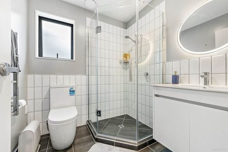 Photo of property in 16 Kearns Drive, Hobsonville, Auckland, 0616