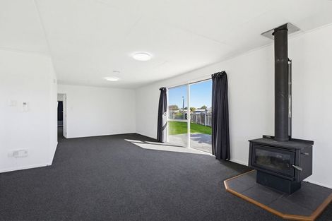 Photo of property in 26 Cumberland Place, Kelvin Grove, Palmerston North, 4414