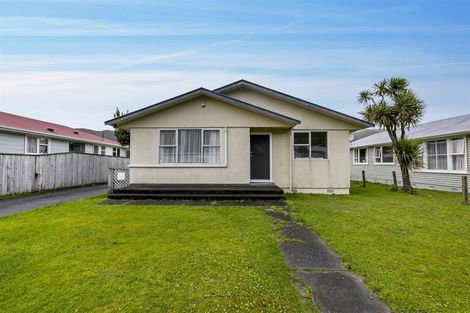 Photo of property in 28 Hamstead Street, Wainuiomata, Lower Hutt, 5014