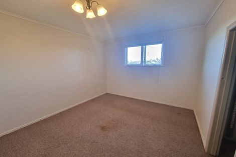Photo of property in 11 Matipo Road, Te Atatu Peninsula, Auckland, 0610
