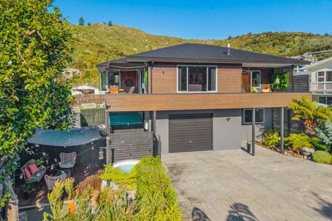 Photo of property in 90 Moana View Road, Waikawa, Picton, 7220