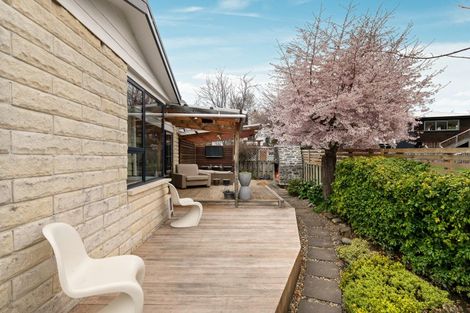 Photo of property in 6 Elva Dawson Place, Arrowtown, 9302